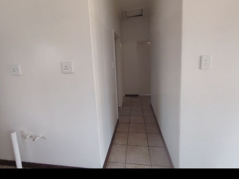 Townhouse For Sale In Witbank - Photo 9