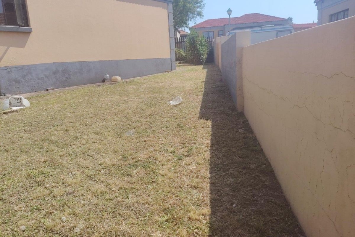 Townhouse For Sale In Witbank - Photo 5