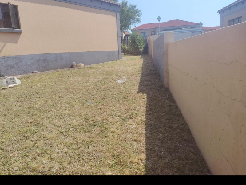 Townhouse For Sale In Witbank - Photo 5