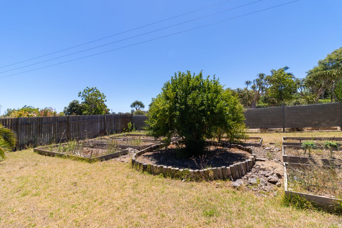 ±1500–1800 m2 Vacant Land for rent in Raithby - Photo 2