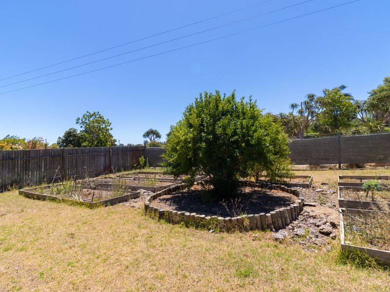 ±1500–1800 m2 Vacant Land for rent in Raithby - Photo 2