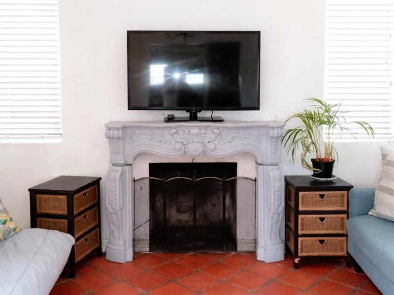 Perfect Starter Home with Spacious Garage and Enclosed Garden - Photo 8