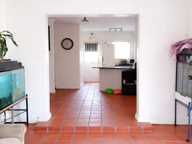 Perfect Starter Home with Spacious Garage and Enclosed Garden - Photo 4