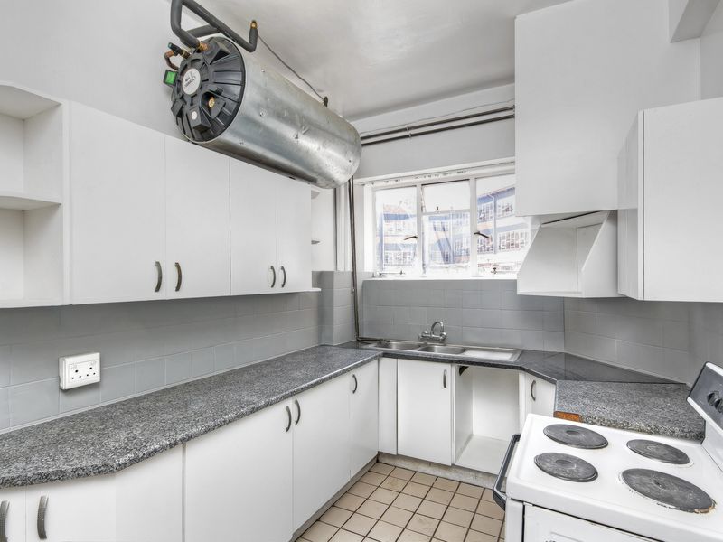 UNBELIEVABLE VALUE.PRICE REDUCE SUBERB POSITIONED IN HIGHLANDS NORTH RIGHT ON THE BORDER OF WAVERLEY - Photo 7