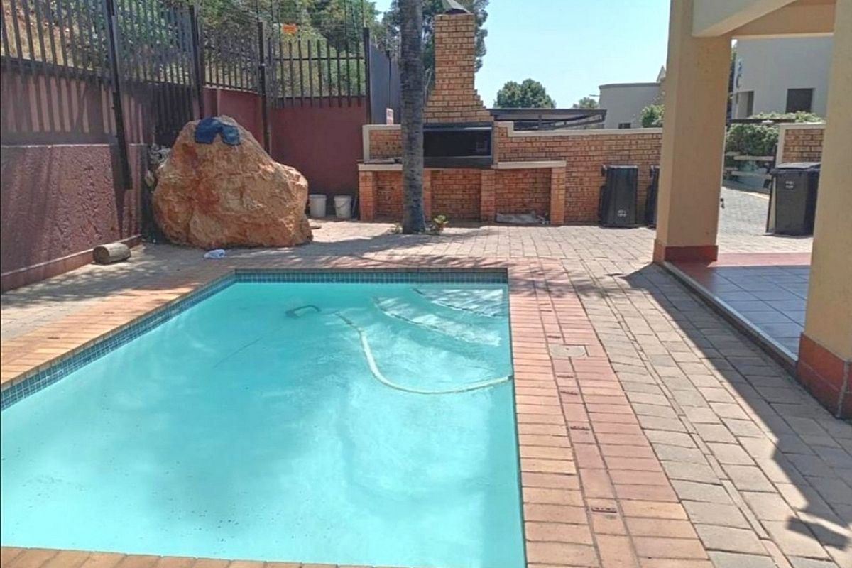 Modern Comfort with an Elevated Outlook - Photo 3