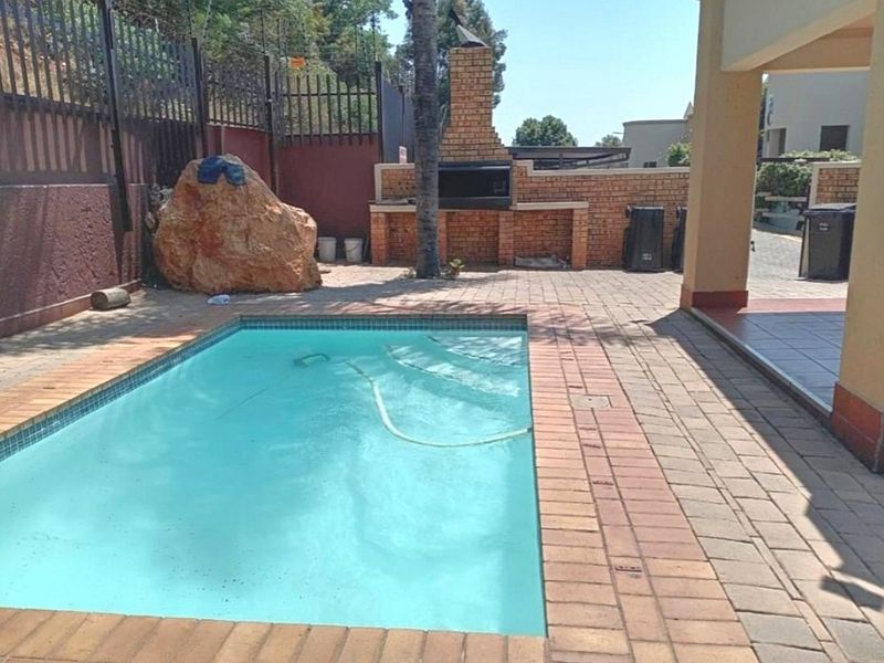 Modern Comfort with an Elevated Outlook - Photo 3