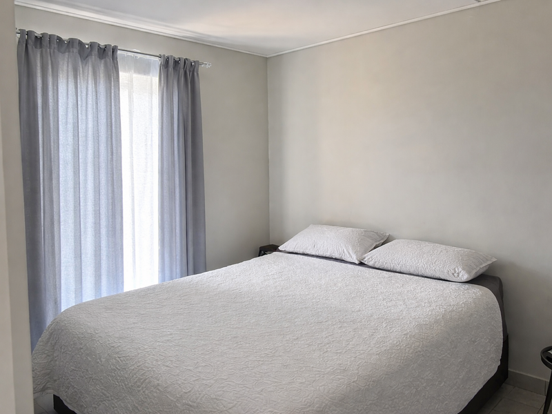 Neat and Modern 2 Bedroom Apartment - Photo 4