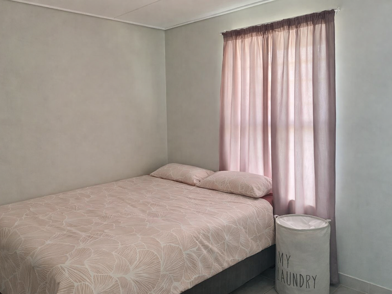 Neat and Modern 2 Bedroom Apartment - Photo 3