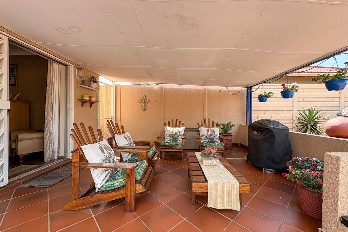 Breathtaking Home in Brenthurst - Photo 4