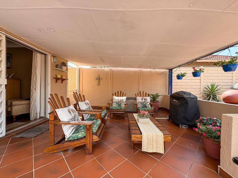 Breathtaking Home in Brenthurst - Photo 4