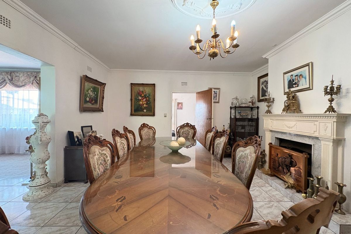 Super size family home in Larrendale - Photo 2