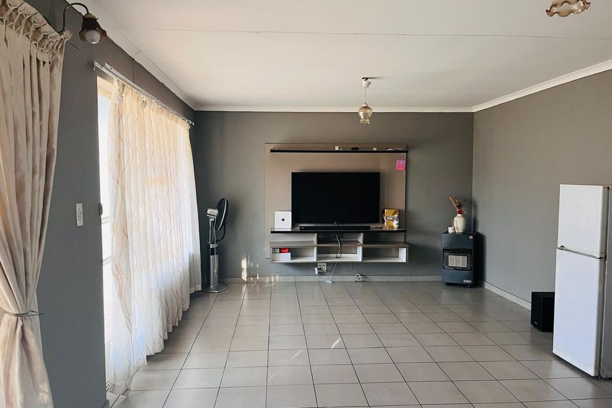 House Rental Monthly In Witbank - Photo 2