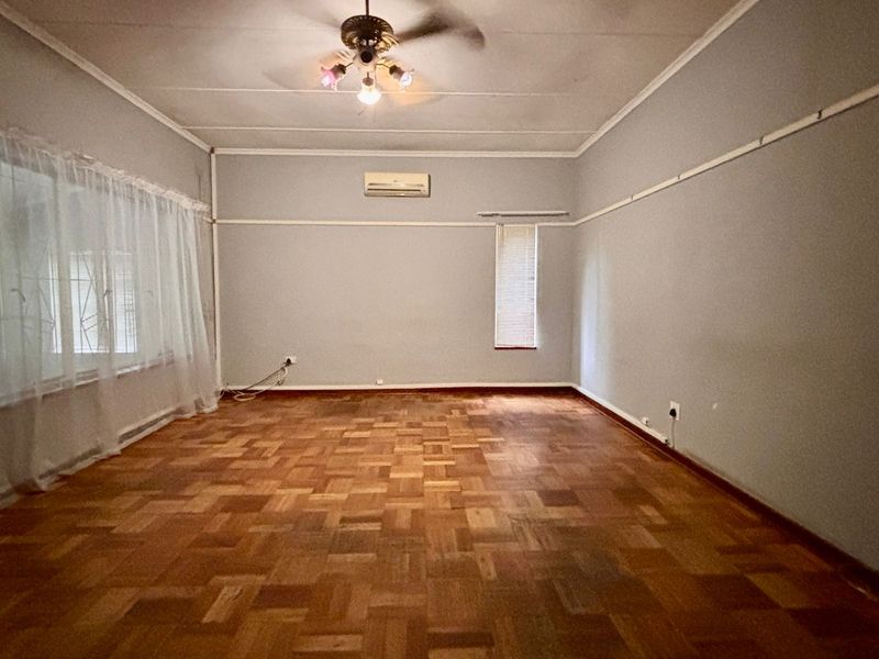 3 BEDROOM HOUSE TO LET - Photo 6