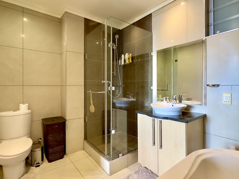 1 Bedroom Fully Furnished Apartment for Sale in Hydro Park with Spectacular Sunset Views - Photo 9