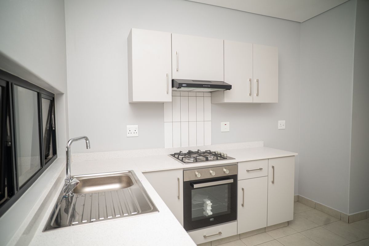 Modern Living in Emberton Estate – Brand-New 2 Bedroom Apartment - Photo 4