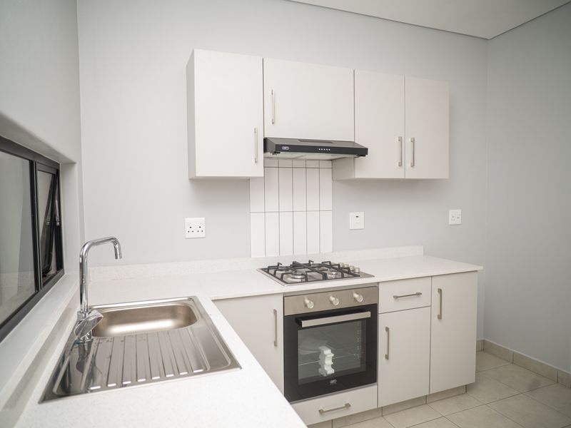 Modern Living in Emberton Estate – Brand-New 2 Bedroom Apartment - Photo 4