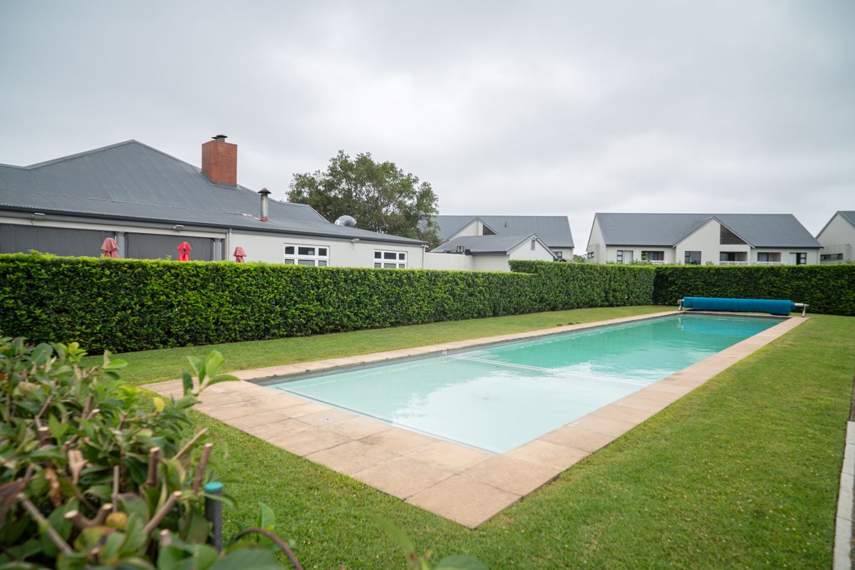 Modern Estate Living with a Private Balcony in Emberton Estate - Photo 4