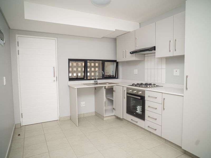 Modern Comfort, Prime Location in Emberton Estate - Photo 3