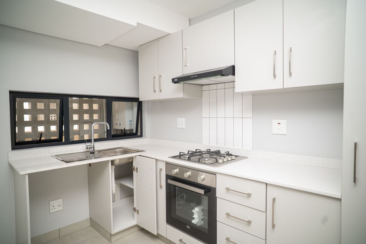 Modern Comfort, Prime Location in Emberton Estate - Photo 4