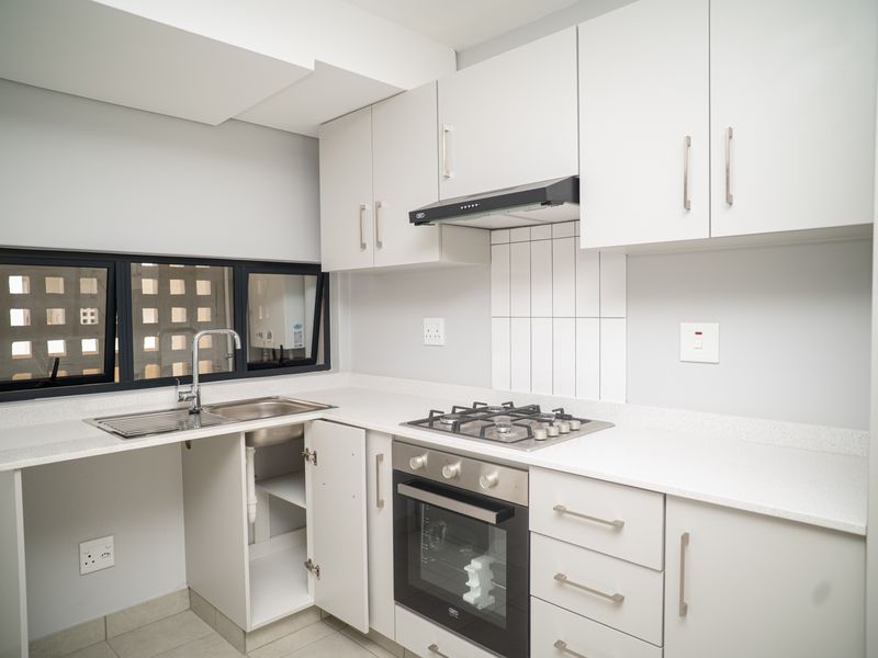 Modern Comfort, Prime Location in Emberton Estate - Photo 4