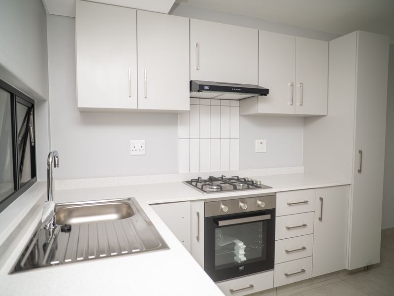 Modern Comfort, Prime Location in Emberton Estate - Photo 5