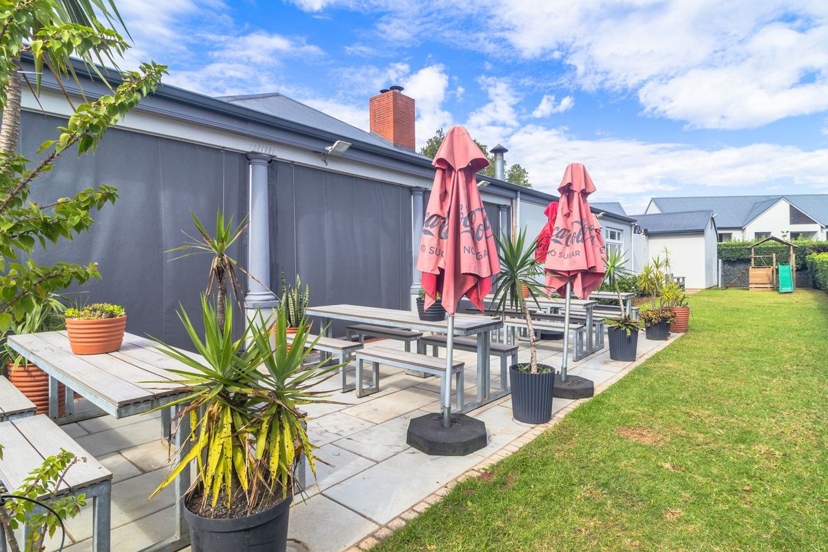 Modern Comfort, Prime Location in Emberton Estate - Photo 3