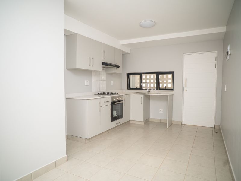 2 Bedroom  Apartment in the Newly Built Section of Emberton Estate - Photo 9