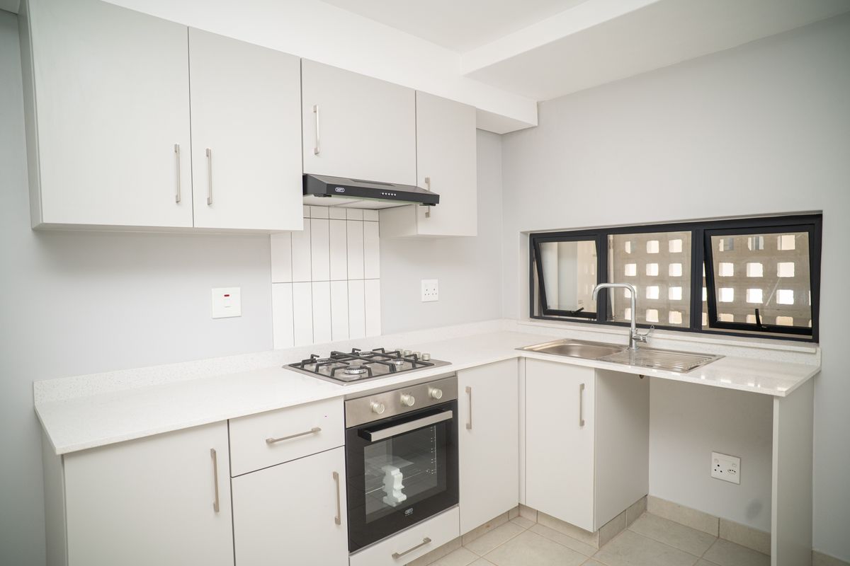 2 Bedroom  Apartment in the Newly Built Section of Emberton Estate - Photo 5