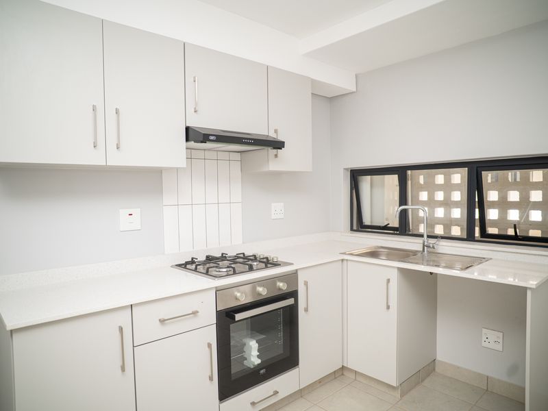 2 Bedroom  Apartment in the Newly Built Section of Emberton Estate - Photo 5