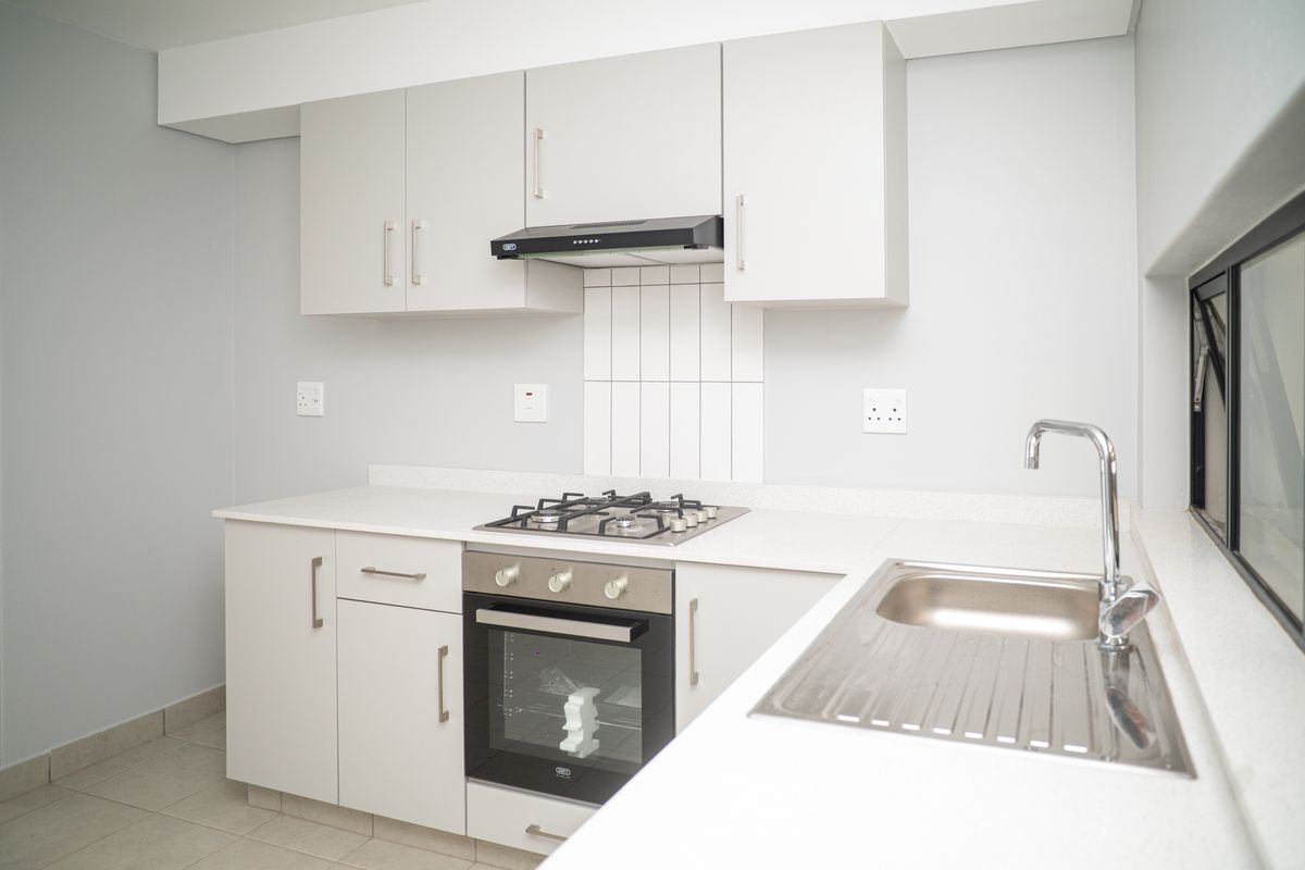 2 Bedroom  Apartment in the Newly Built Section of Emberton Estate - Photo 4