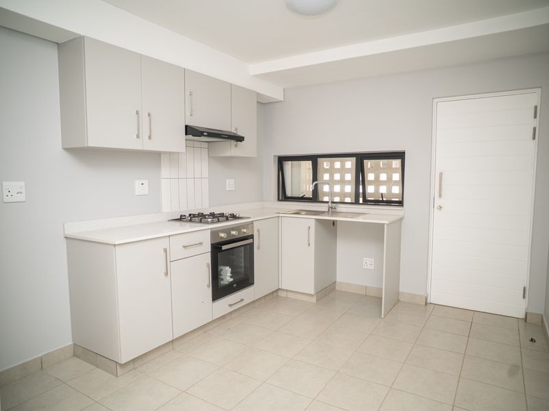 2 Bedroom  Apartment in the Newly Built Section of Emberton Estate - Photo 3