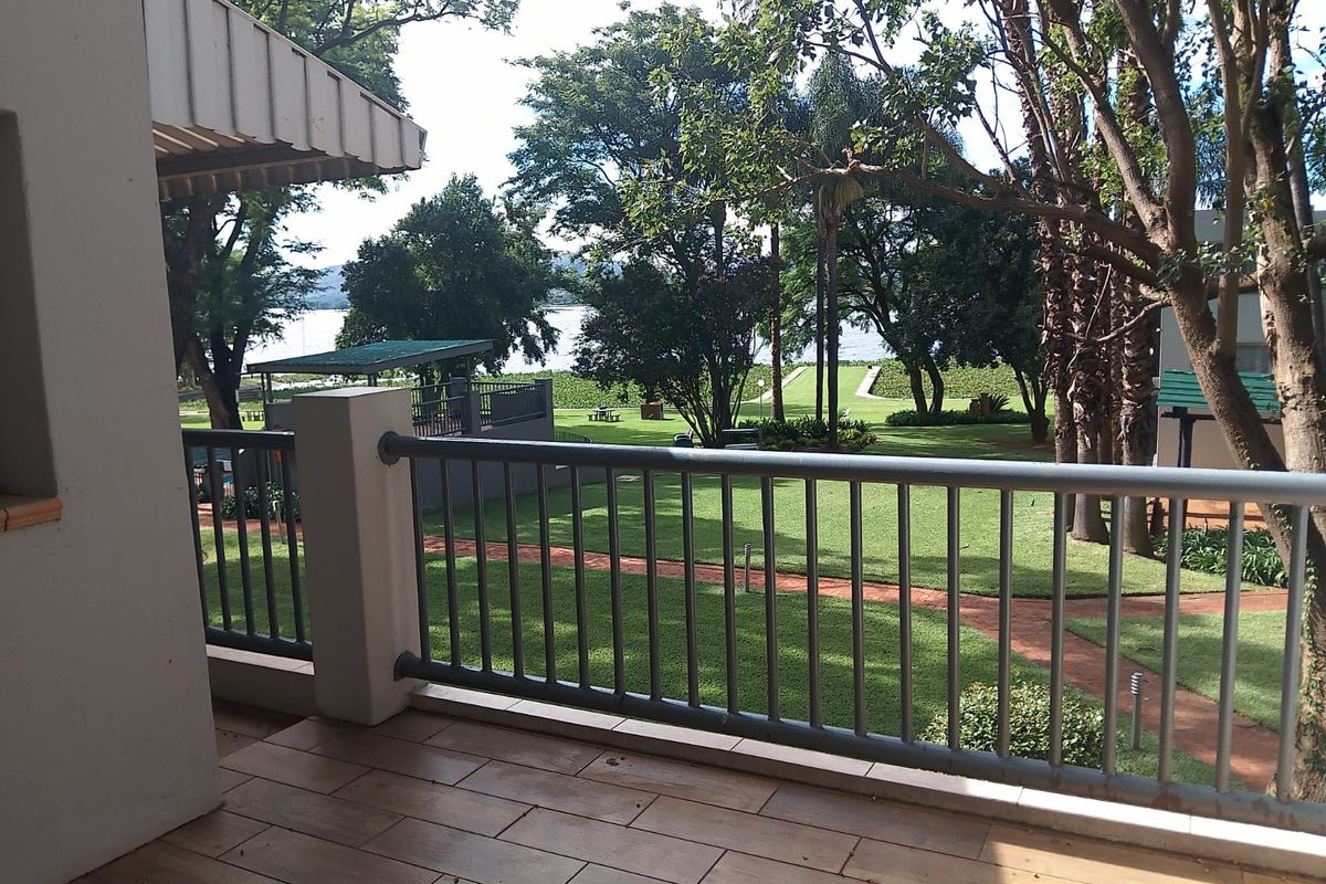 Spacious 172m2 Double Unit with Dam Access & Premium Lifestyle Living - Photo 5