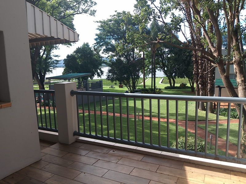 Spacious 172m2 Double Unit with Dam Access & Premium Lifestyle Living - Photo 5