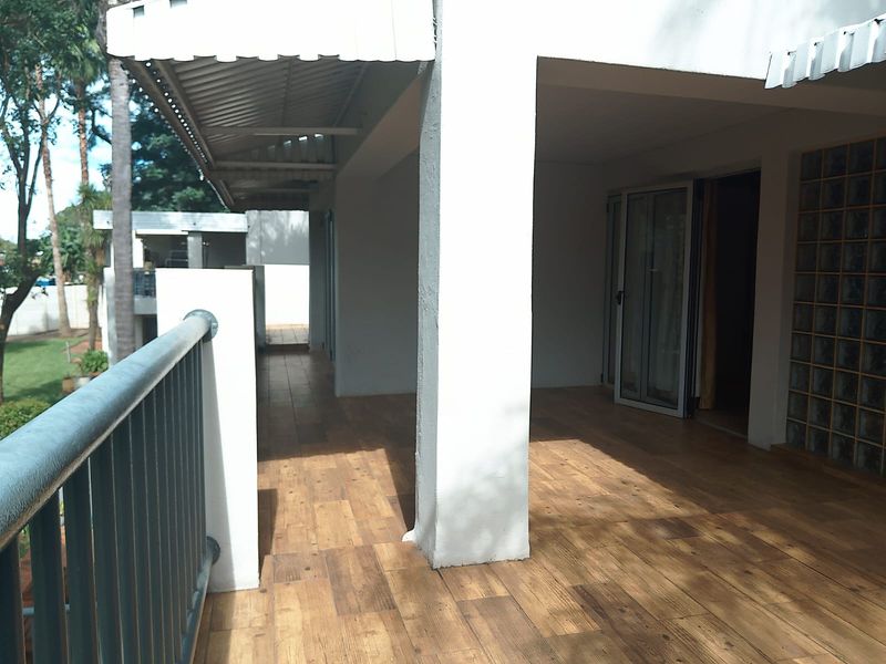 Spacious 172m2 Double Unit with Dam Access & Premium Lifestyle Living - Photo 7