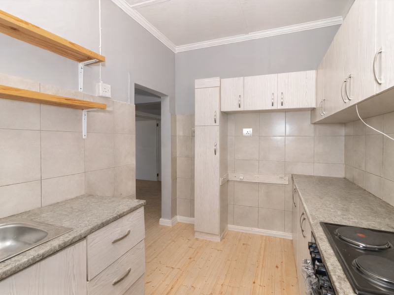 Spacious 2-Bedroom Apartment on High Level Road - Photo 4