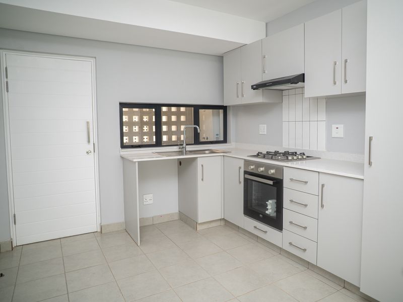 Contemporary  Apartment Living at Its Best in Emberton Estate - Photo 9