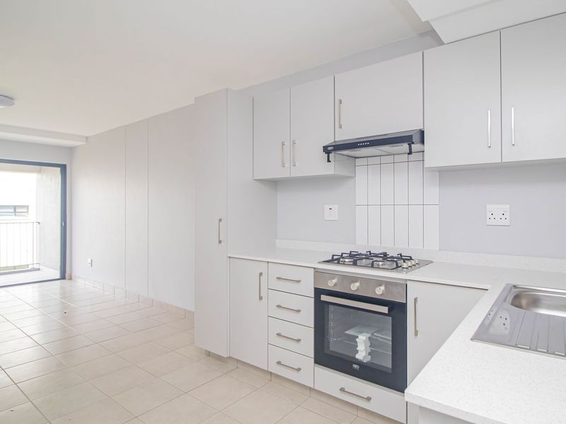 Contemporary  Apartment Living at Its Best in Emberton Estate - Photo 9