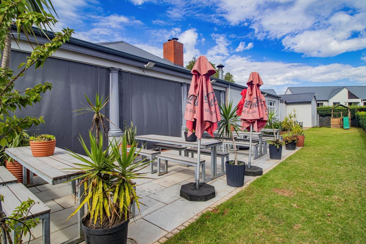 Contemporary  Apartment Living at Its Best in Emberton Estate - Photo 3