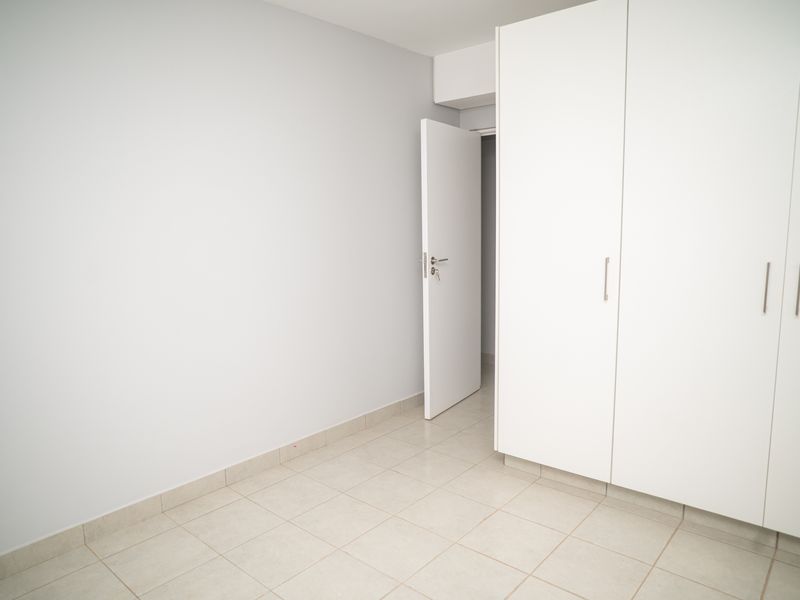 2 Bedroom Apartment in the Newly Built Section of Emberton Estate - Photo 10