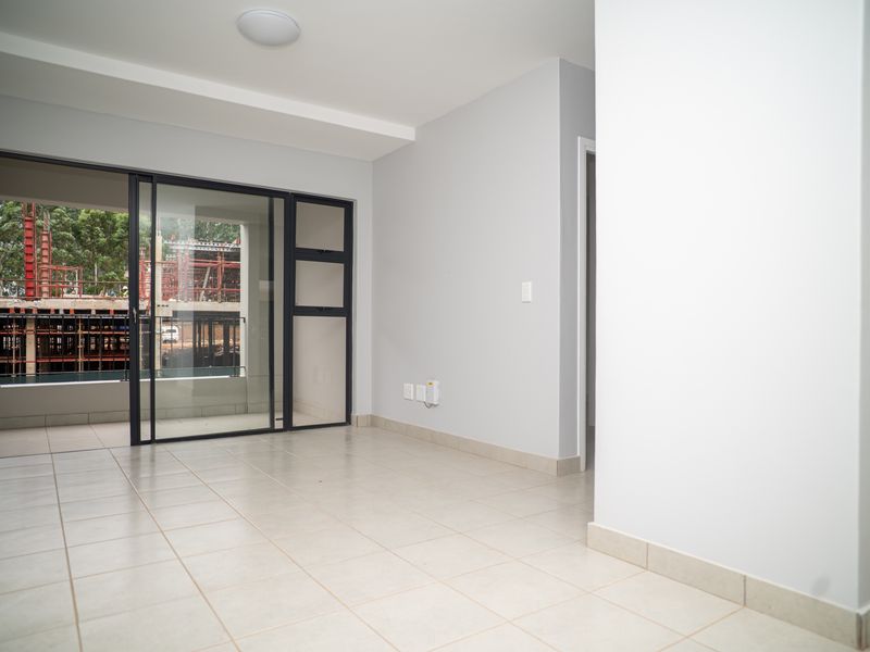 2 Bedroom Apartment in the Newly Built Section of Emberton Estate - Photo 5