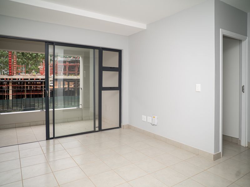 2 Bedroom Apartment in the Newly Built Section of Emberton Estate - Photo 6