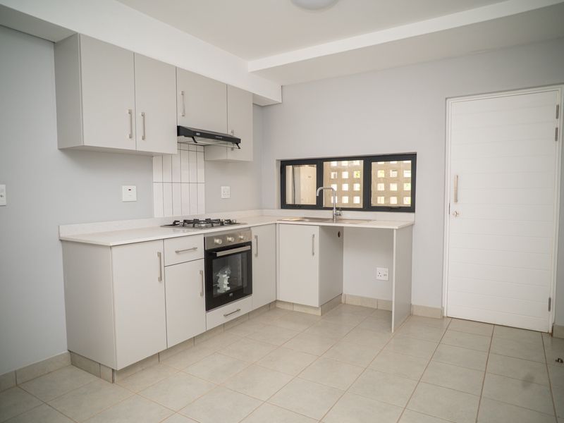 Apartment for Sale in Emberton Estate, Gillitts Brand-new apartment direct from the developer - Photo 9