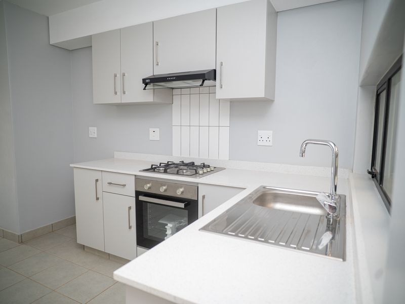 Apartment for Sale in Emberton Estate, Gillitts Brand-new apartment direct from the developer - Photo 8