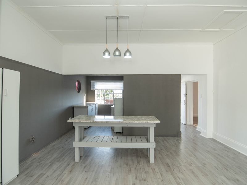 4 Bedroom Home including Flatlet, Pool & Entertainment Area – Ideal Investment or First-Time Buy! - Photo 3