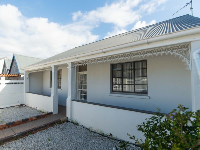 4 Bedroom Home including Flatlet, Pool & Entertainment Area – Ideal Investment or First-Time Buy! - Photo 1