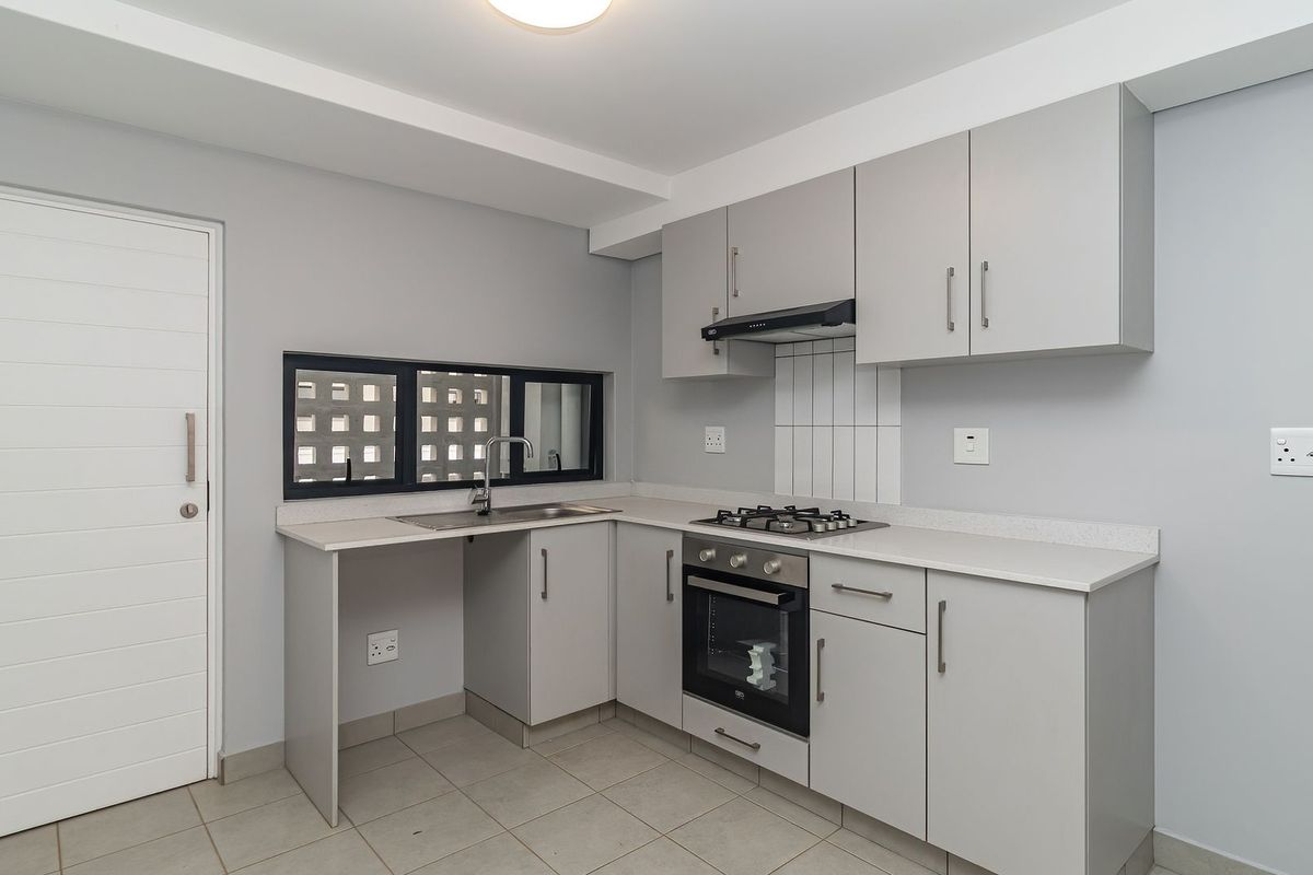 Emberton Estate – Brand-New 2 Bedroom Apartment - Photo 2