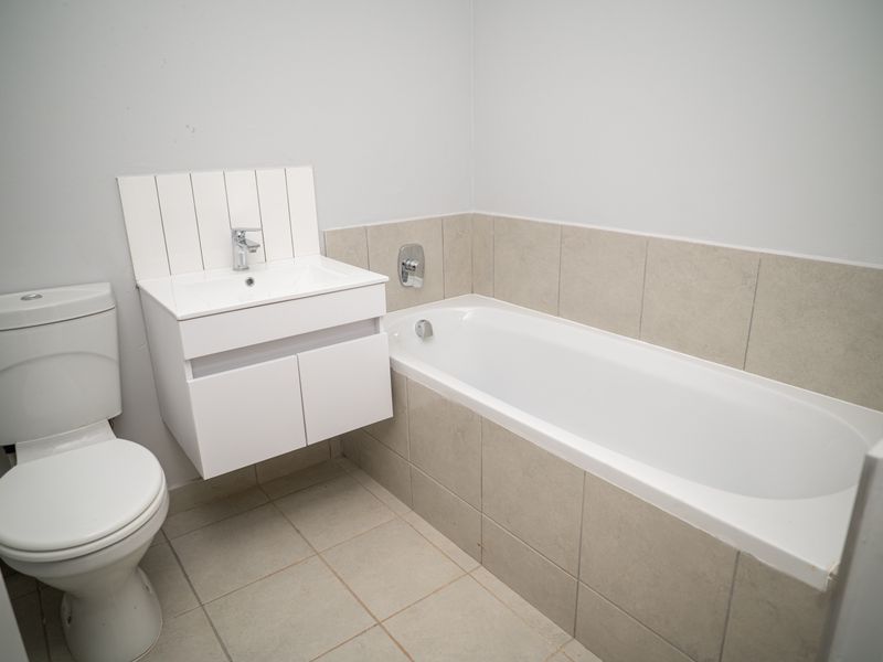 Brand-New 2 Bedroom, 2 Bathroom Apartment to Rent at AVIVA Emberton - Photo 9