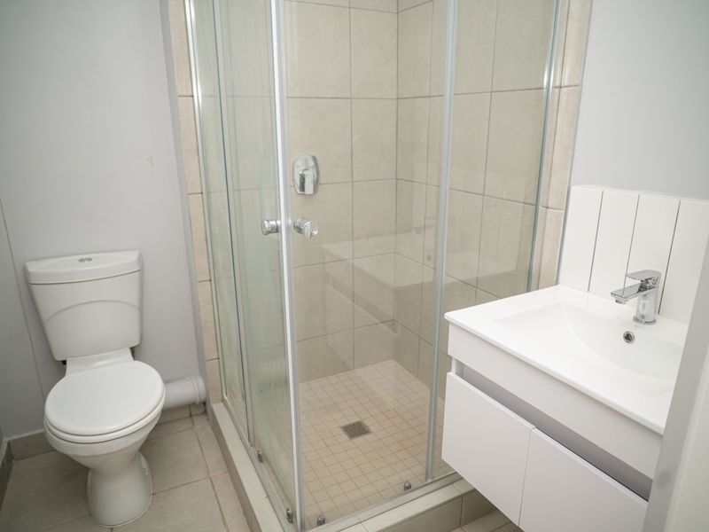 Brand-New 2 Bedroom, 2 Bathroom Apartment to Rent at AVIVA Emberton - Photo 10