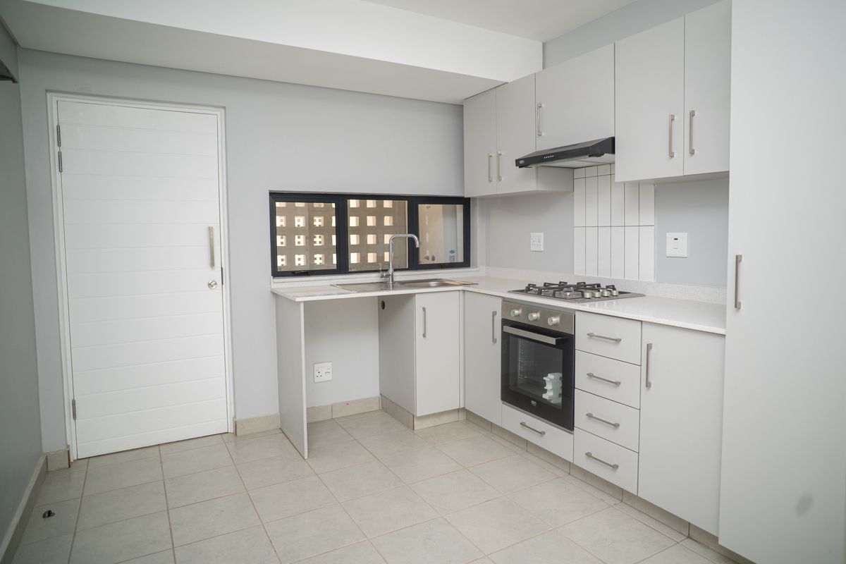 Brand-New 2 Bedroom, 2 Bathroom Apartment to Rent at AVIVA Emberton - Photo 3