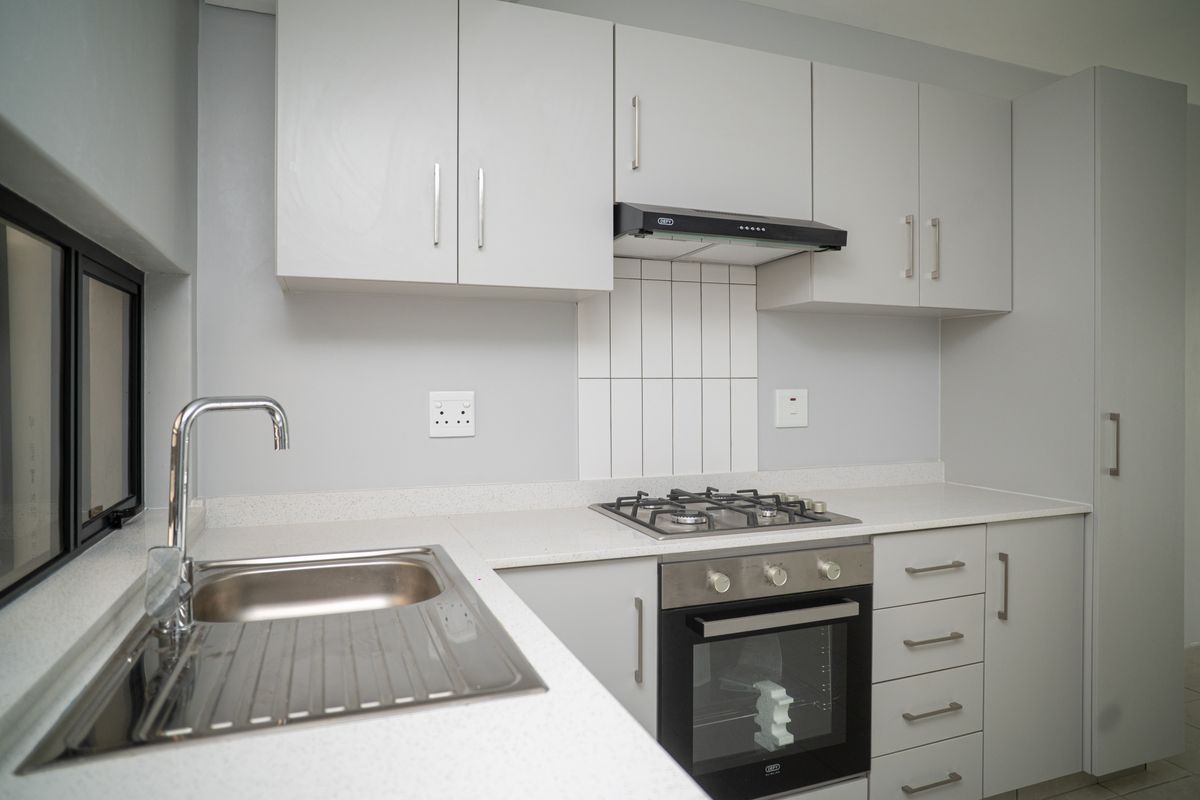 Brand-New 2 Bedroom, 2 Bathroom Apartment to Rent at AVIVA Emberton - Photo 4